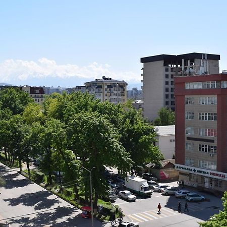 Studio Boutique Apartment Bishkek Esterno foto