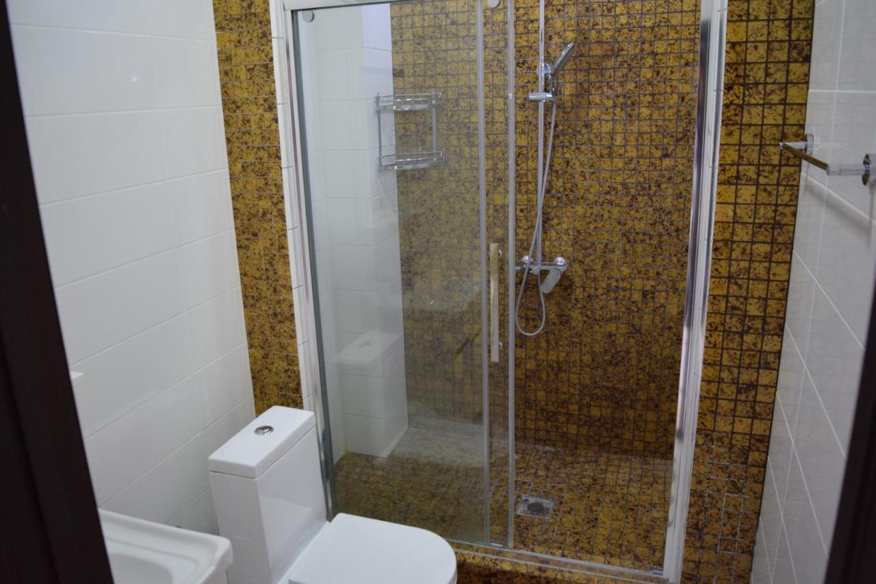 Studio Boutique Apartment Bishkek Esterno foto