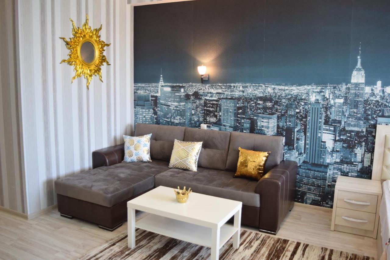 Studio Boutique Apartment Bishkek Esterno foto