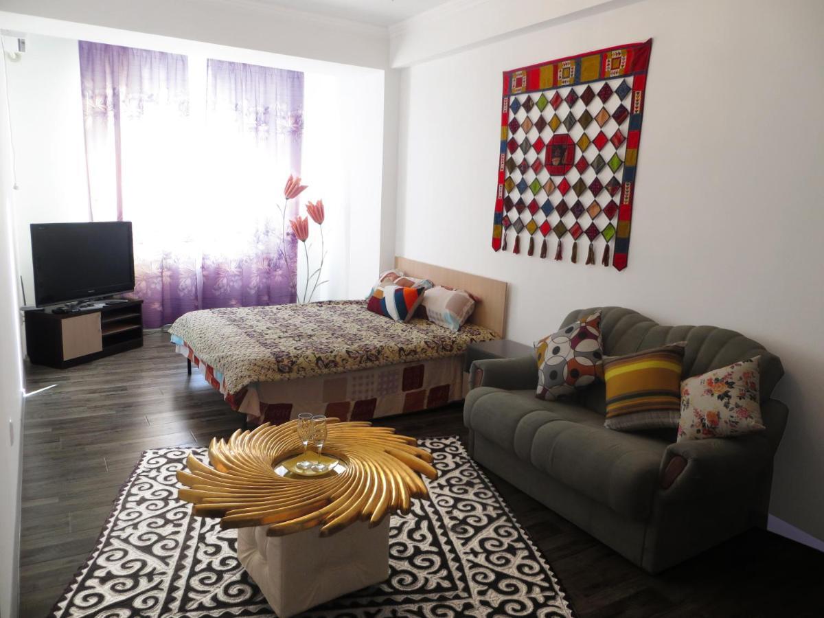 Studio Boutique Apartment Bishkek Esterno foto